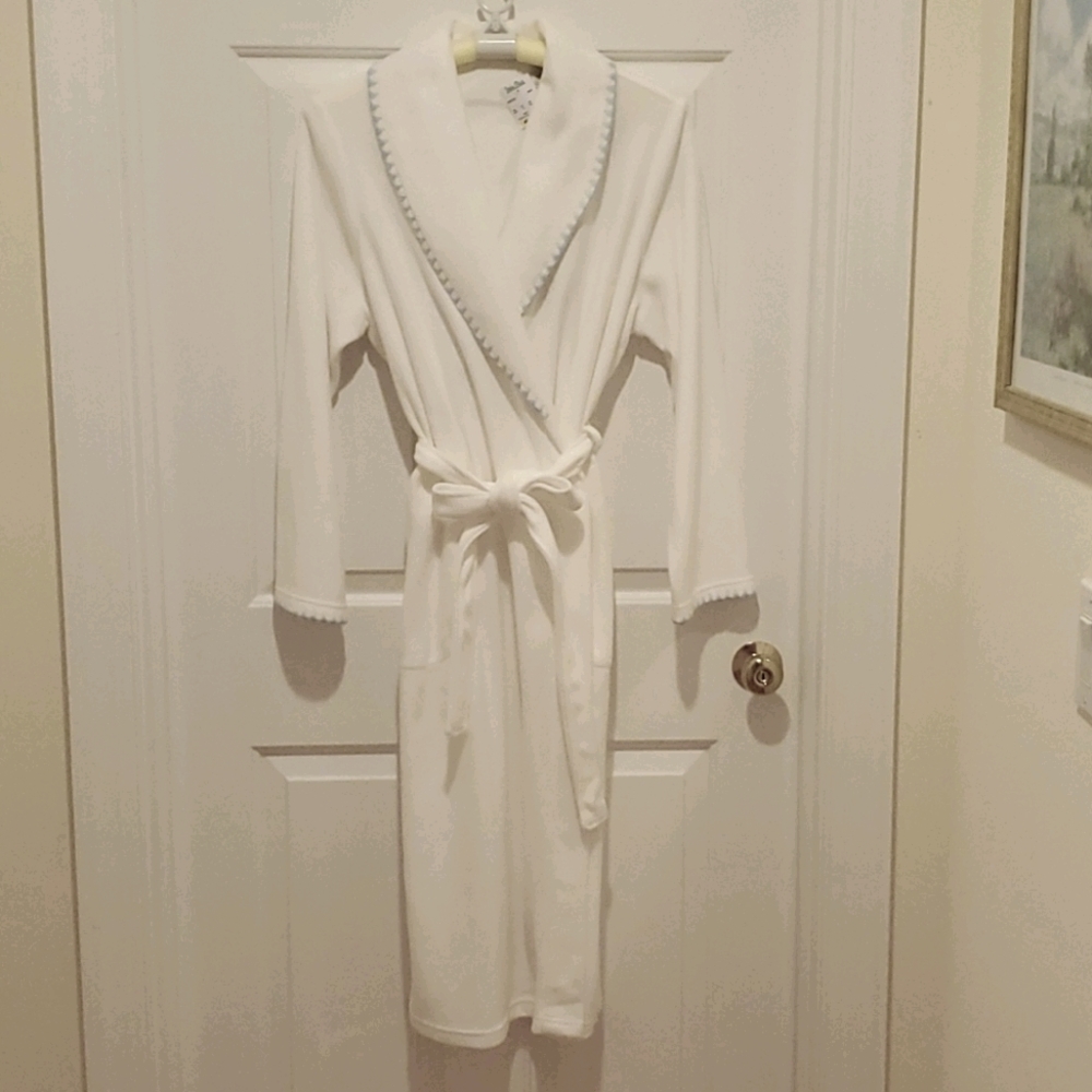 Women's bathrobe